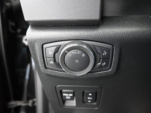 Used 2020 Ford F150 XLT w/ Equipment Group 302A Luxury image 9