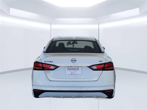 Used 2024 Nissan Altima 2.5 SV FWD image 6