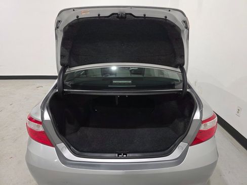 Used 2017 Toyota Camry SE image 28