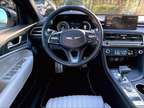 Used 2025 Genesis G70 3.3T Advanced RWD image 6