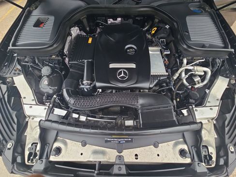 Used 2018 Mercedes-Benz GLC 300 4MATIC image 30