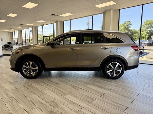 Used 2019 Kia Sorento EX FWD image 4