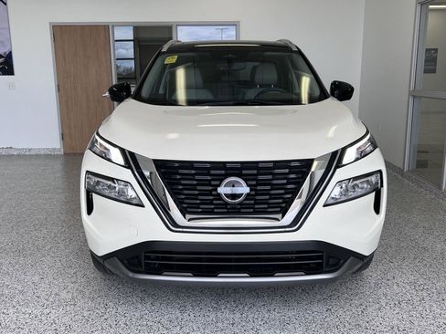 Used 2023 Nissan Rogue SL AWD/4WD image 2