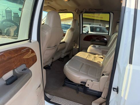Used 2004 Ford F250 Lariat image 7