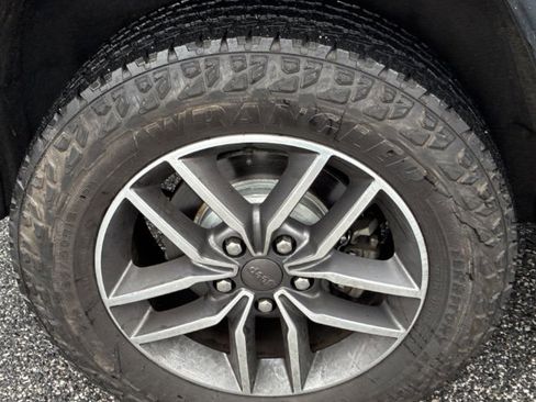 Used 2020 Jeep Grand Cherokee Limited image 12