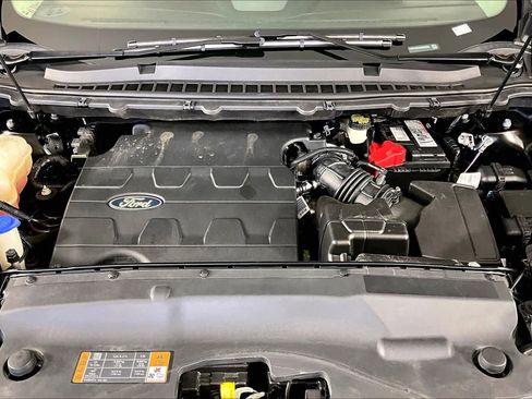 Used 2015 Ford Edge Titanium image 29