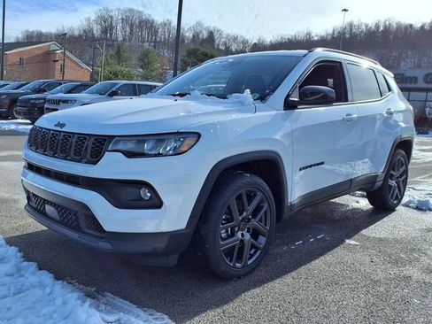 New 2026 Jeep Compass Latitude AWD/4WD image 3