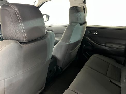 Used 2024 Nissan Frontier SV AWD/4WD image 20