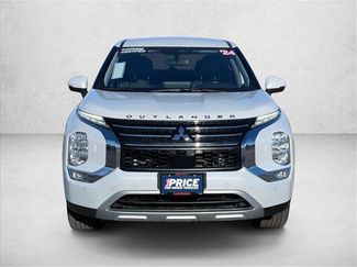 Used 2024 Mitsubishi Outlander SE video 2