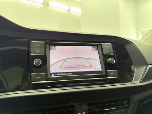 Used 2024 Volkswagen Jetta SE w/ Panoramic Sunroof Package FWD image 24