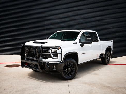 Used 2025 Chevrolet Silverado 2500 LTZ w/ LTZ Plus Package AWD/4WD image 1