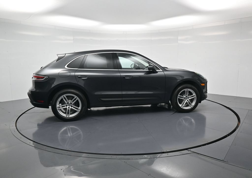 Used 2026 Porsche Macan AWD/4WD image 31