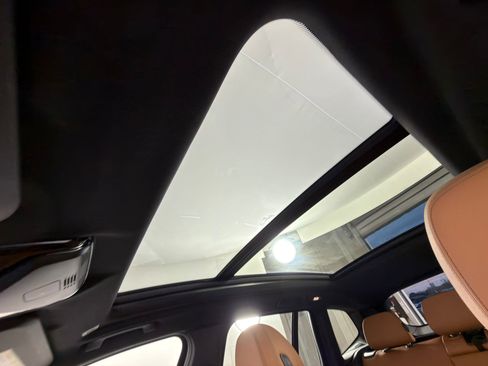 Used 2023 BMW X3 xDrive30i w/ Premium Package image 12