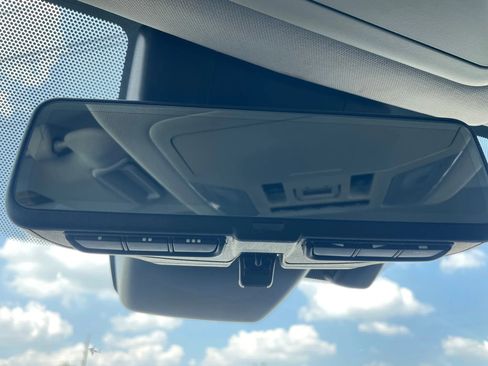 Used 2019 Toyota RAV4 Limited w/ Advanced Technology Package FWD image 30