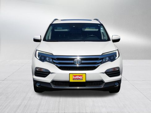 Used 2017 Honda Pilot Touring image 2