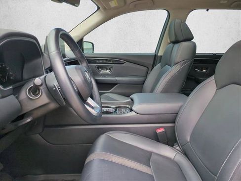 Used 2024 Honda Pilot Touring image 16