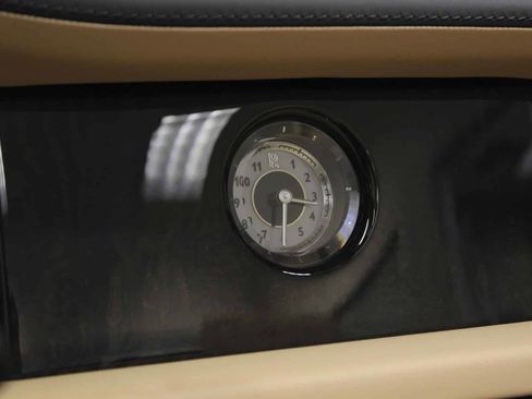 Used 2014 Rolls-Royce Phantom Drophead Coupe RWD image 23