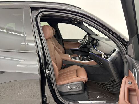 Used 2020 BMW X5 xDrive40i w/ M Sport Package image 29