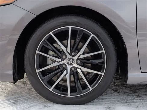 Used 2023 Toyota Camry SE image 14