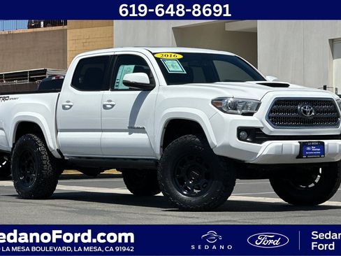Used 2016 Toyota Tacoma TRD Sport image 1