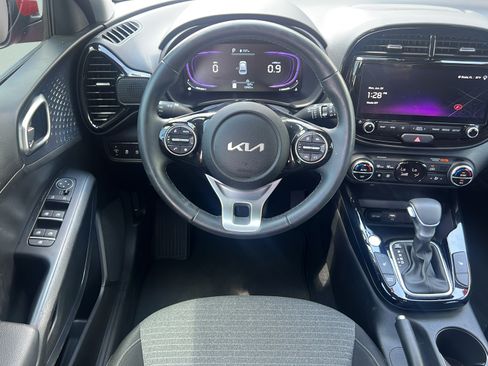 Certified 2025 Kia Soul EX FWD image 11