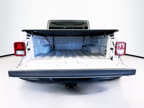Used 2022 Jeep Gladiator Sport image 28