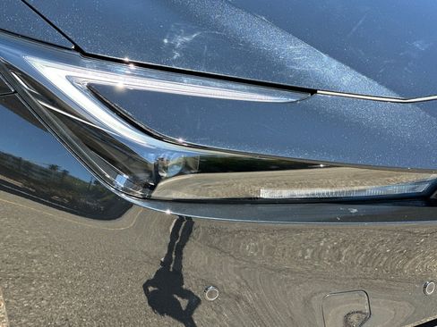 Used 2025 Toyota Prius Plug-In Hybrid FWD image 11