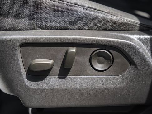 Used 2023 Chevrolet Silverado 1500 Custom image 39