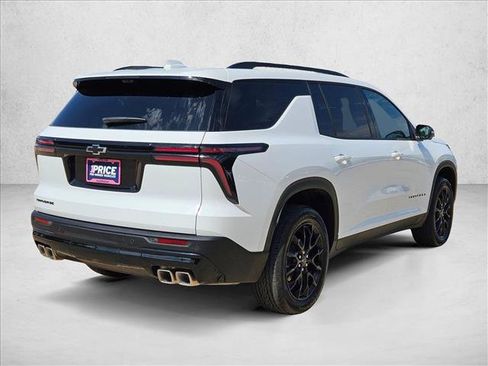 Used 2026 Chevrolet Traverse LT w/ Midnight/Sport Edition FWD image 5