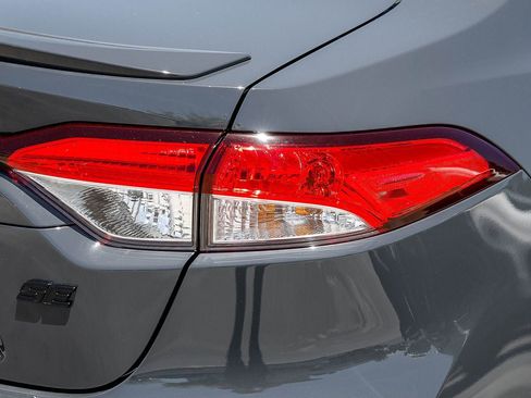 Used 2026 Toyota Corolla SE FWD image 8