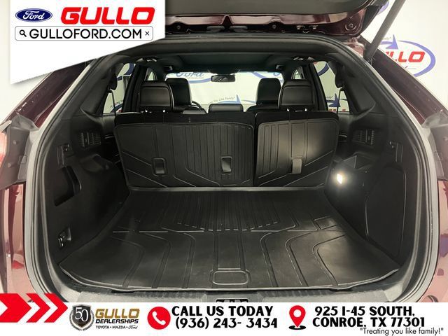 Used 2020 Ford Edge Titanium w/ Equipment Group 301A FWD image 11