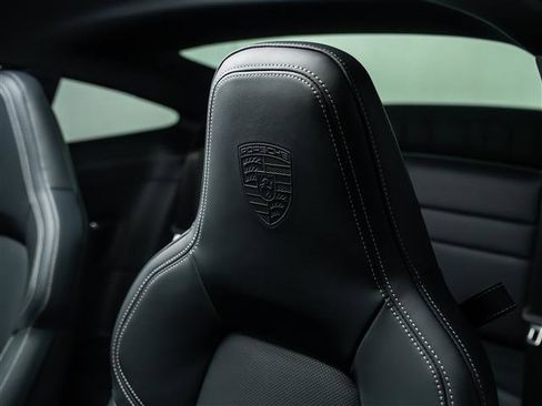 Used 2025 Porsche 911 Carrera RWD image 22