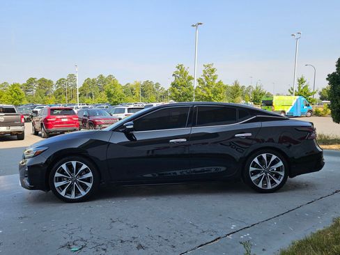 Used 2023 Nissan Maxima Platinum w/ Sport Mat Group FWD image 4