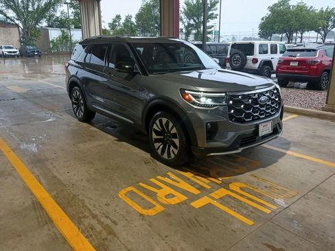 Used 2025 Ford Explorer Platinum w/ LUX Leather Package image 6