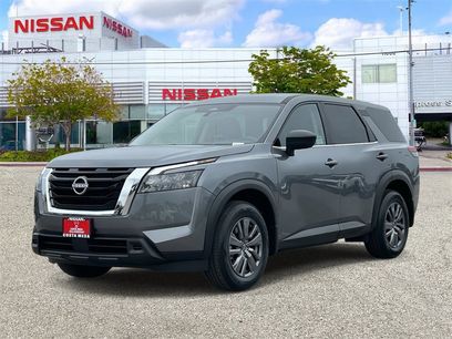 New 2025 Nissan Pathfinder S