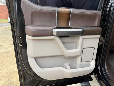 Used 2018 Ford F250 Limited w/ FX4 Off-Road Package image 31