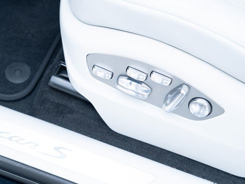 New 2026 Porsche Macan S image 16