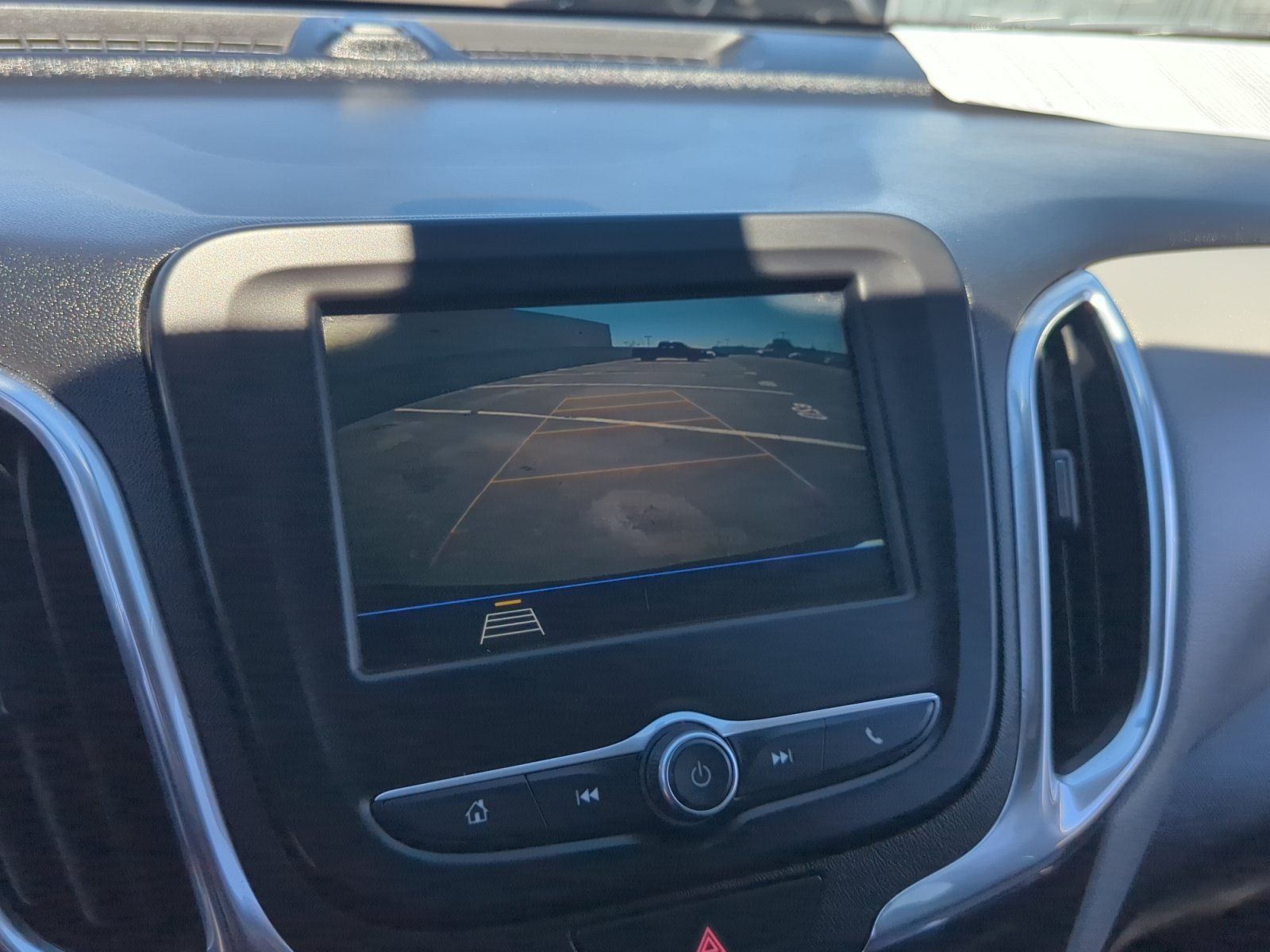 Used 2019 Chevrolet Equinox LS FWD image 28