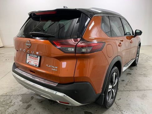 Used 2022 Nissan Rogue Platinum w/ Head-Up Display Package image 9