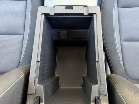 Used 2024 Chevrolet Blazer LT w/ Convenience Package image 24