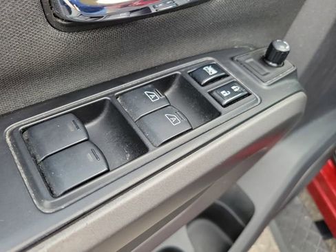 Used 2015 Nissan Titan SV w/ SV Value Truck Package RWD image 18