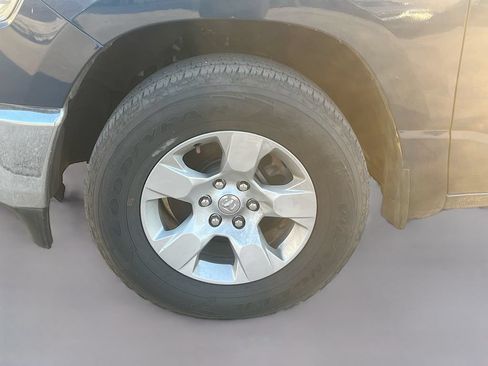 Used 2023 RAM 1500 Big Horn RWD image 28