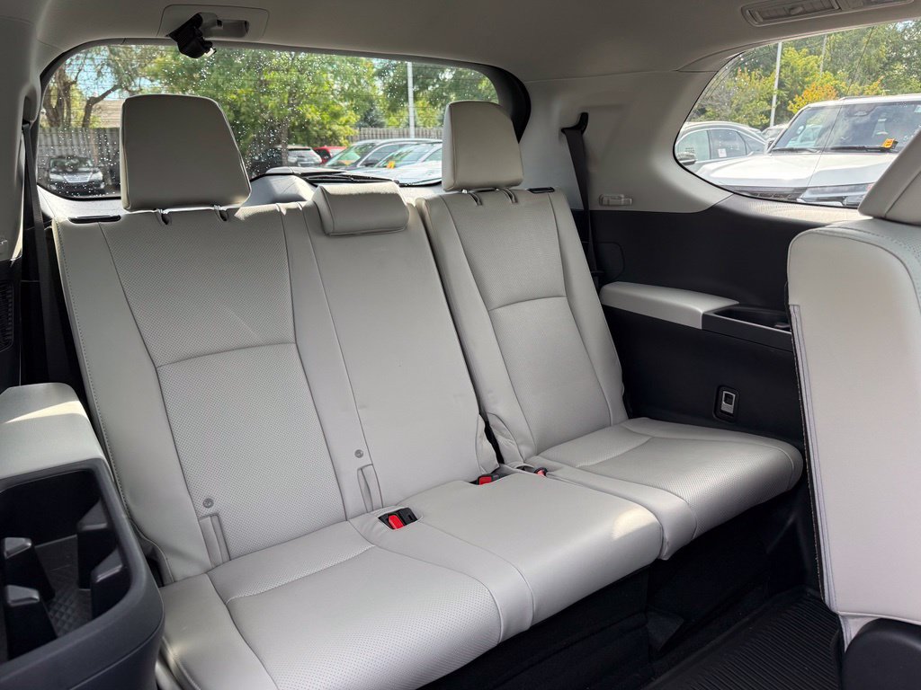 Used 2026 Toyota Grand Highlander AWD image 18