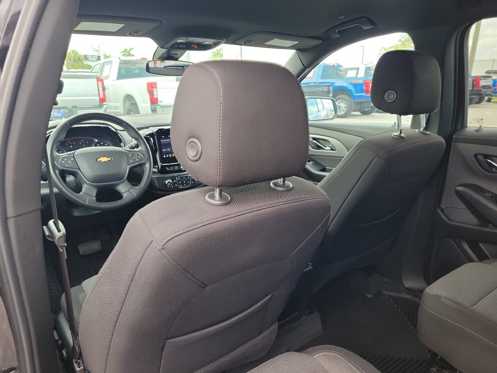Used 2023 Chevrolet Traverse LT FWD image 13