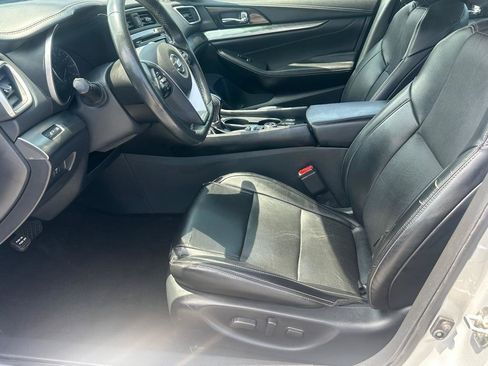 Used 2019 Nissan Maxima 3.5 SL w/ Floor Mat Group FWD image 9