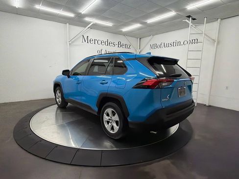 Used 2020 Toyota RAV4 XLE w/ Convenience Package FWD image 4