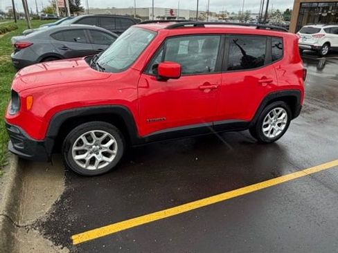 Used 2015 Jeep Renegade Latitude w/ Popular Equipment Group image 1
