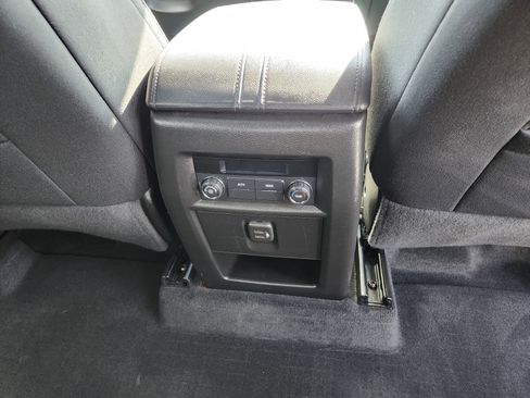 Used 2023 Chevrolet Traverse LT w/ Rear Camera Mirror Package AWD/4WD image 22