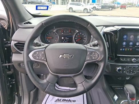 Used 2023 Chevrolet Traverse RS w/ LPO, Floor Liner Package FWD image 9