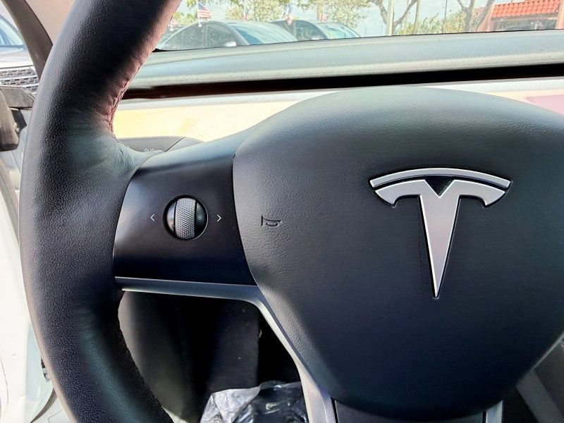 Used 2021 Tesla Model Y Long Range AWD/4WD image 20